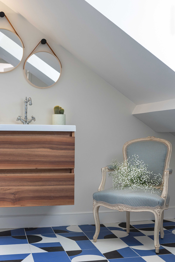 https://www.ateliercompostelle.com/wp-content/uploads/2020/12/Bleu-Poésie-Paris-10.jpg