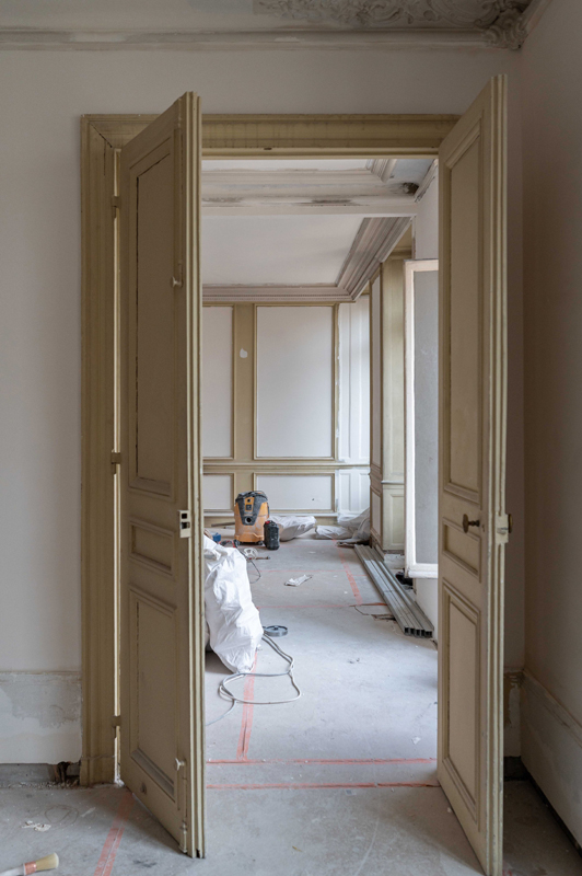 https://www.ateliercompostelle.com/wp-content/uploads/2022/12/encoulisse-St-Honoré-Chantier-25.jpg