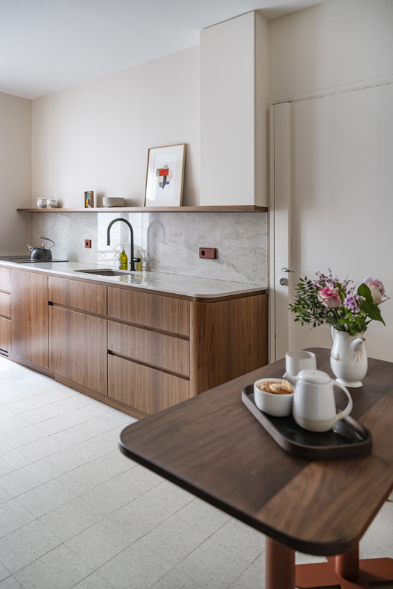 https://www.ateliercompostelle.com/wp-content/uploads/2025/04/Rue-de-Liege-115.jpg