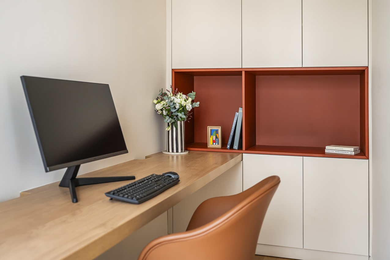 https://www.ateliercompostelle.com/wp-content/uploads/2025/04/Rue-de-Liege-92.jpg